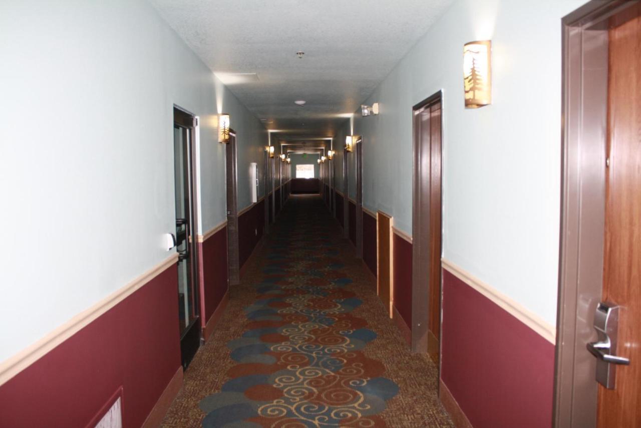 טאווס סיטי Bay Inn מראה חיצוני תמונה